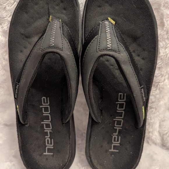 Hey Dude Mens 9 Flip Flops - Picture 4 of 4